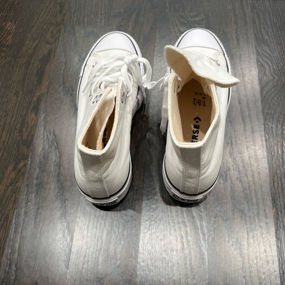 Converse Women’s Chuck Taylor All Star Canvas Platform White | Size 6W | 560846F - Picture 4 of 7